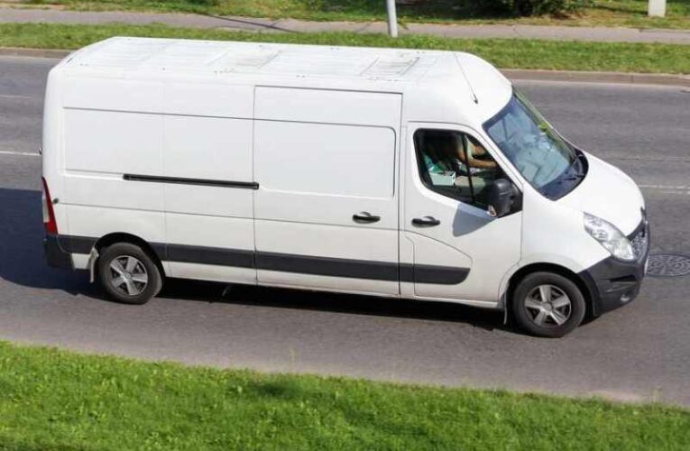 Zakaj je transparentnost ključna pri transportu paketov med Nemčijo in Slovenijo?
